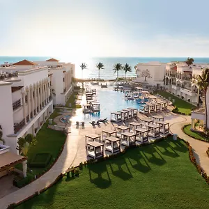 אתר נופש Hilton Playa Del Carmen, An Adult Only, פלאייה דל כרמן