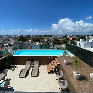 Apartamento With Roofpool In Vanessa 24, Playa del Carmen