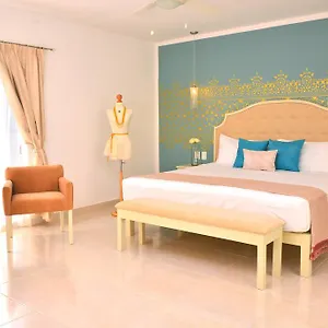 מלון Unic Design - 5th Avenue (adults Only), פלאייה דל כרמן